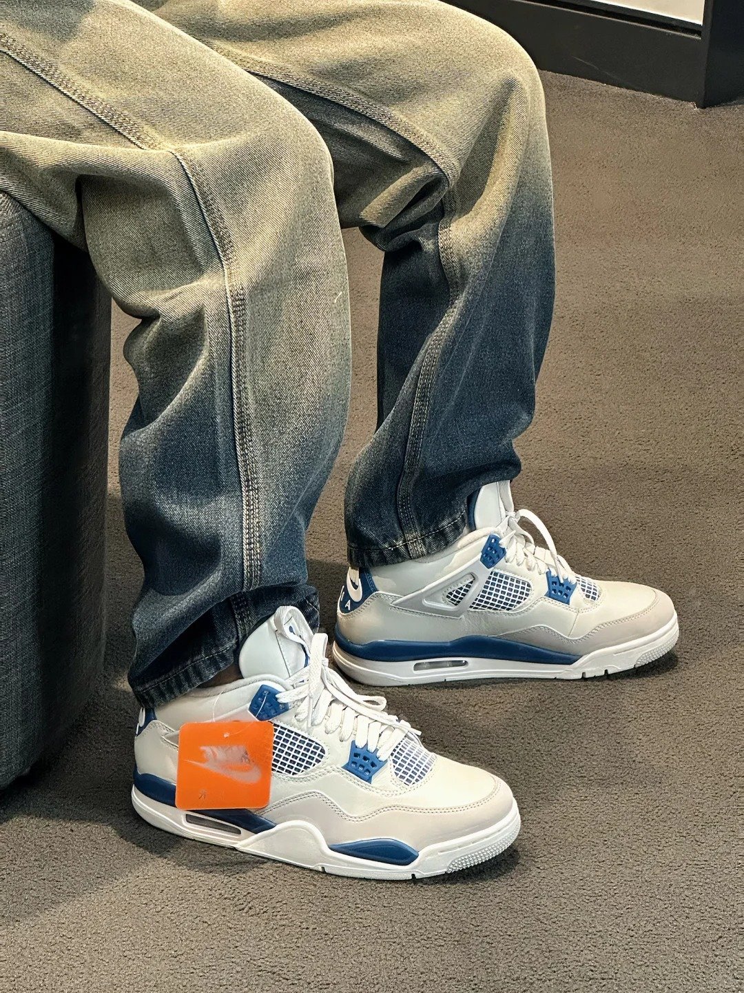 Air Jordan 4 Retro ‘Military Blue’ photo review