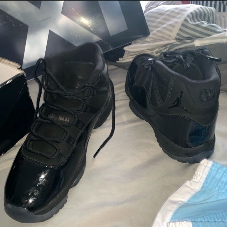 Air Jordan 11 Retro ‘Cap and Gown’ photo review