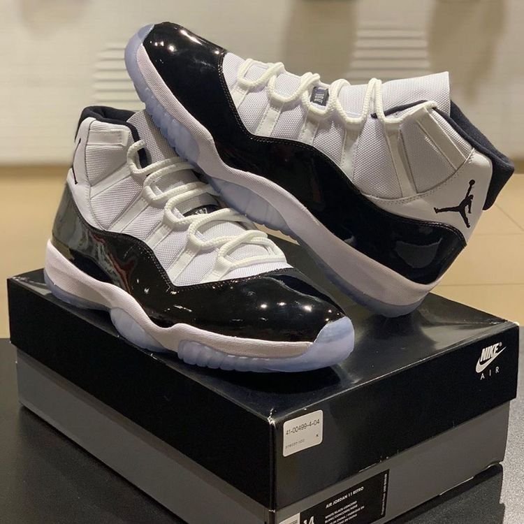Air Jordan 11 Retro ‘Concord’ photo review