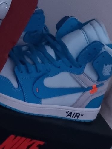 Air Jordan 1 x Off-White Retro High OG ‘UNC’ photo review