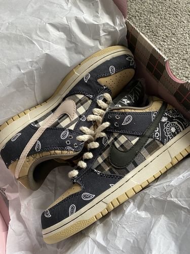 Nike x Travis Scott SB Dunk Low Premium QS ‘Cactus Jack’ photo review