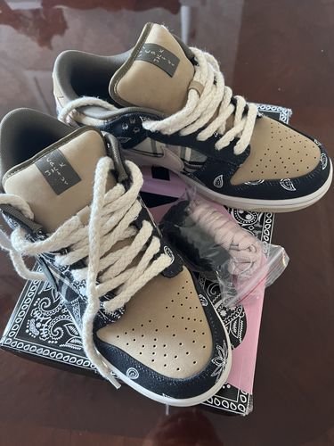 Nike x Travis Scott SB Dunk Low Premium QS ‘Cactus Jack’ photo review