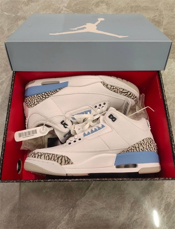 Air Jordan 3 Retro ‘UNC’ photo review