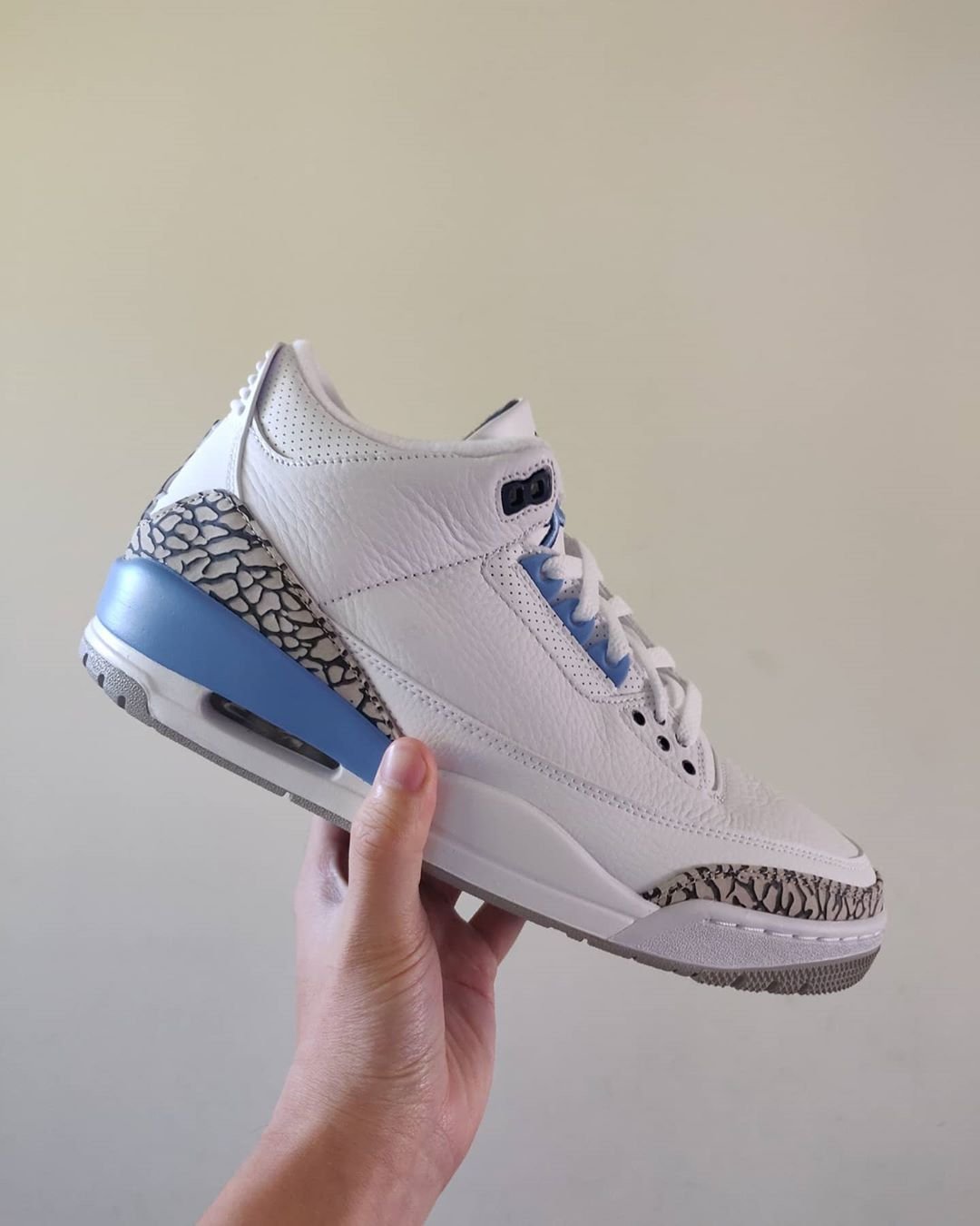 Air Jordan 3 Retro ‘UNC’ photo review