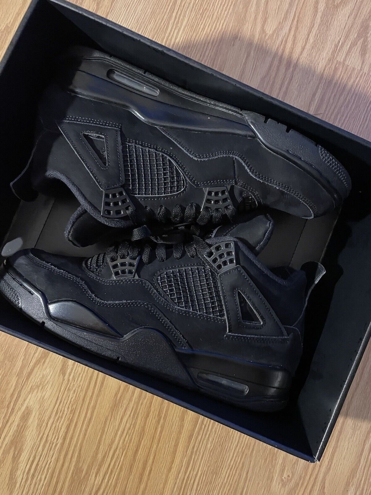 Air Jordan 4 Retro ‘Black Cat’ photo review