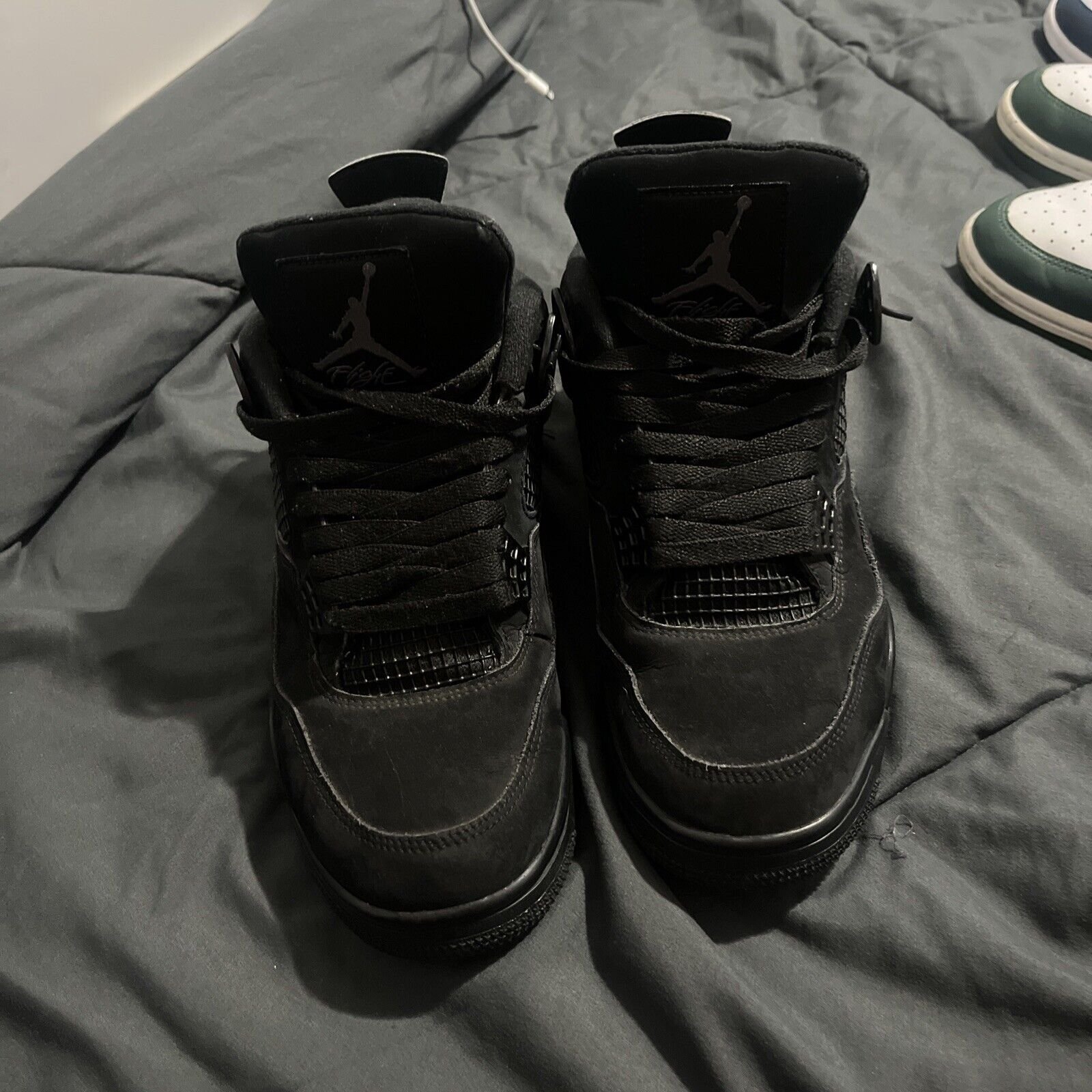 Air Jordan 4 Retro ‘Black Cat’ photo review
