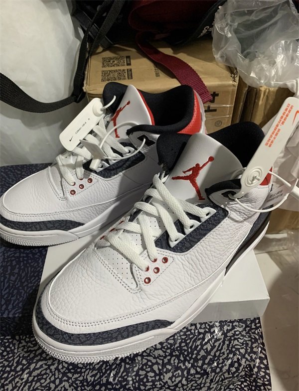 Air Jordan 3 Retro Denim SE ‘Fire Red’ photo review