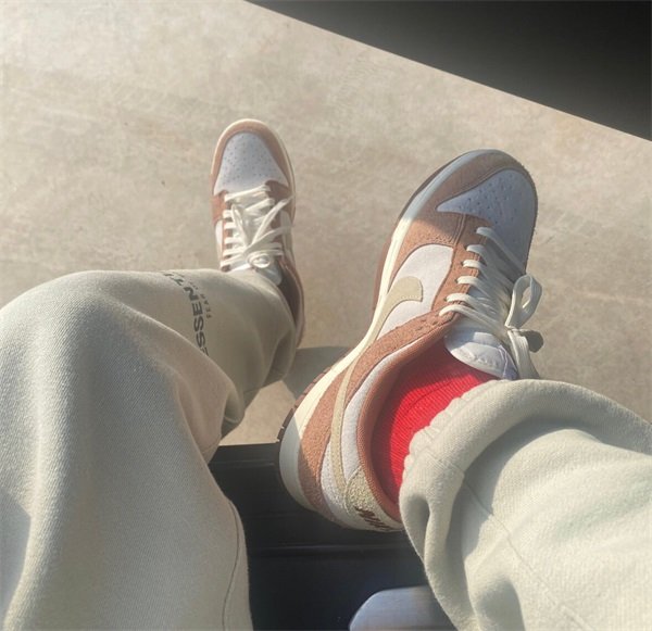 Nike Dunk Low ‘Medium Curry’ photo review