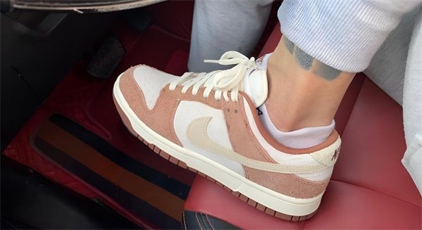 Nike Dunk Low ‘Medium Curry’ photo review