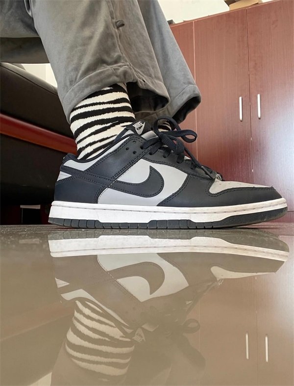 Nike Dunk Low ‘Georgetown’ photo review