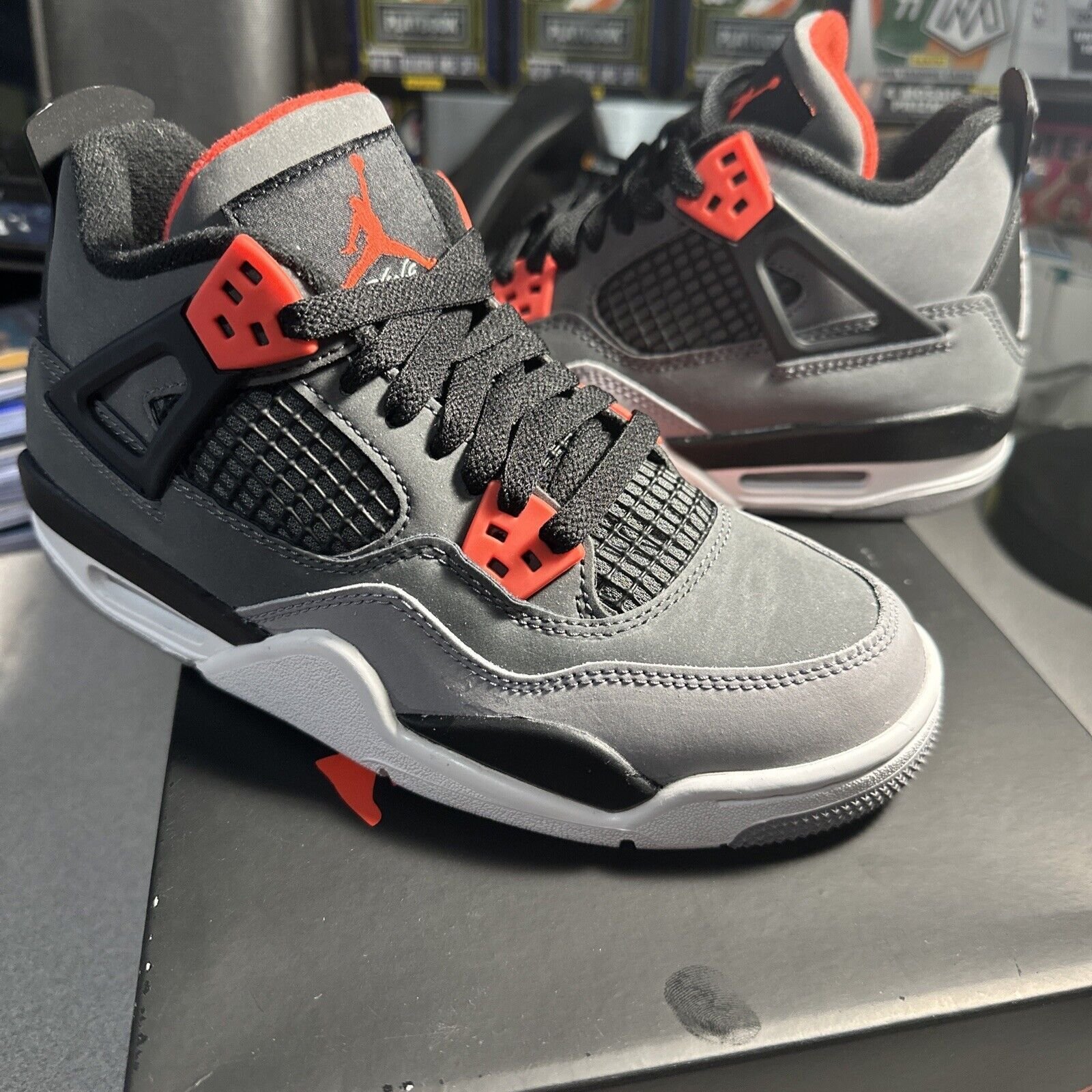 Air Jordan 4 Retro ‘Infrared’ photo review