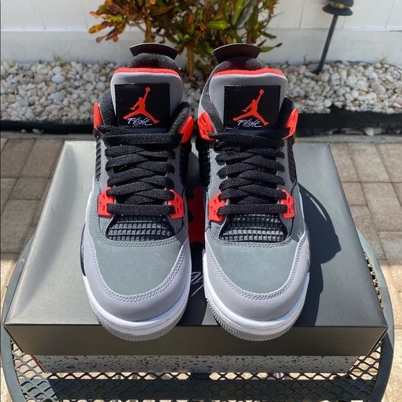 Air Jordan 4 Retro ‘Infrared’ photo review