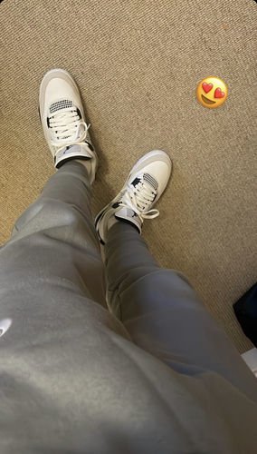 Air Jordan 4 Retro ‘Military Black’ photo review