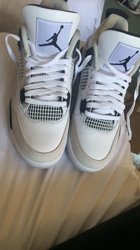 Air Jordan 4 Retro ‘Military Black’ photo review