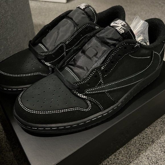 Air Jordan 1 Low OG SP x Travis Scott ‘Black Phantom’ photo review