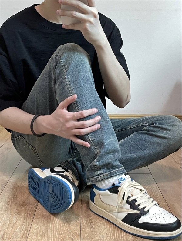 Air Jordan 1 Retro Low x Fragment Design x Travis Scott x ‘Sail Black Military Blue’ photo review