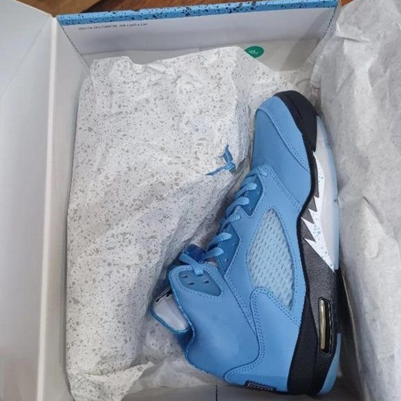 Air Jordan 5 Retro ‘UNC University Blue’ photo review