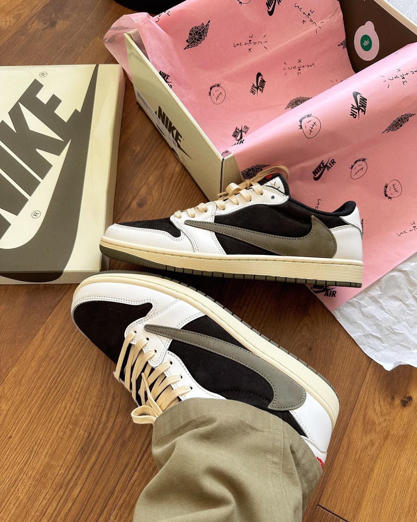 Air Jordan 1 Retro Low OG SP x Travis Scott ‘Olive’ photo review