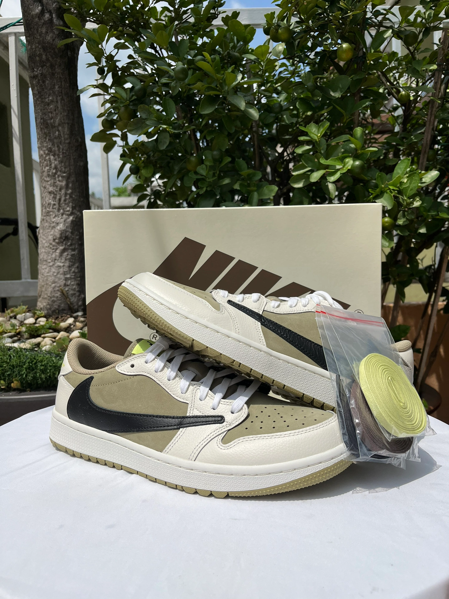 Air Jordan 1 Low Golf x Travis Scott ‘Neutral Olive’ photo review